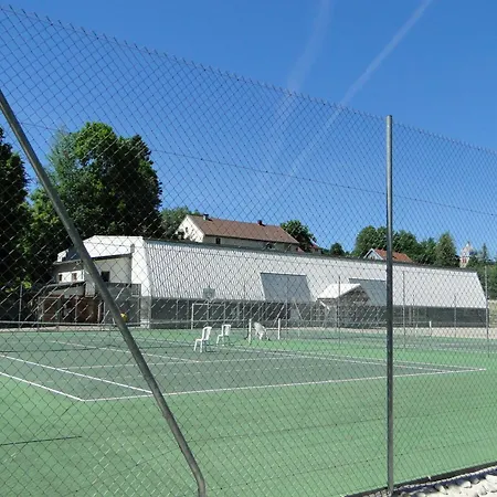 295 Montagnes Du Jura Avec Et Sauna Classe 3 Etoiles *